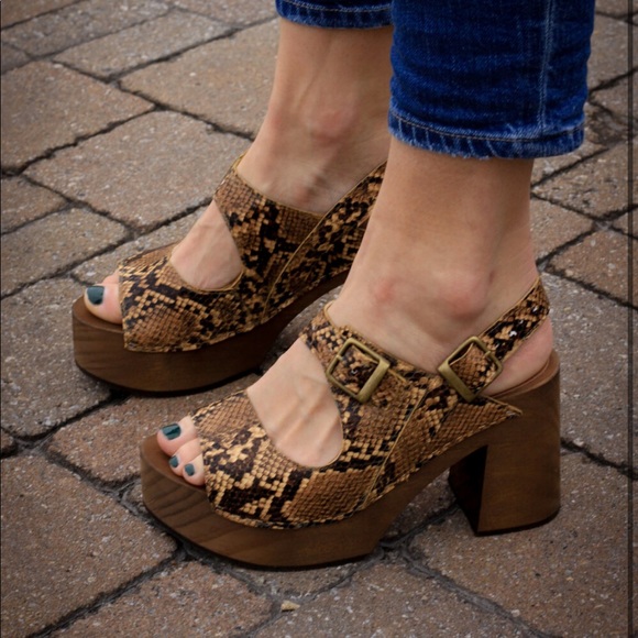 Free People Belem’s platform clog - Picture 2 of 13